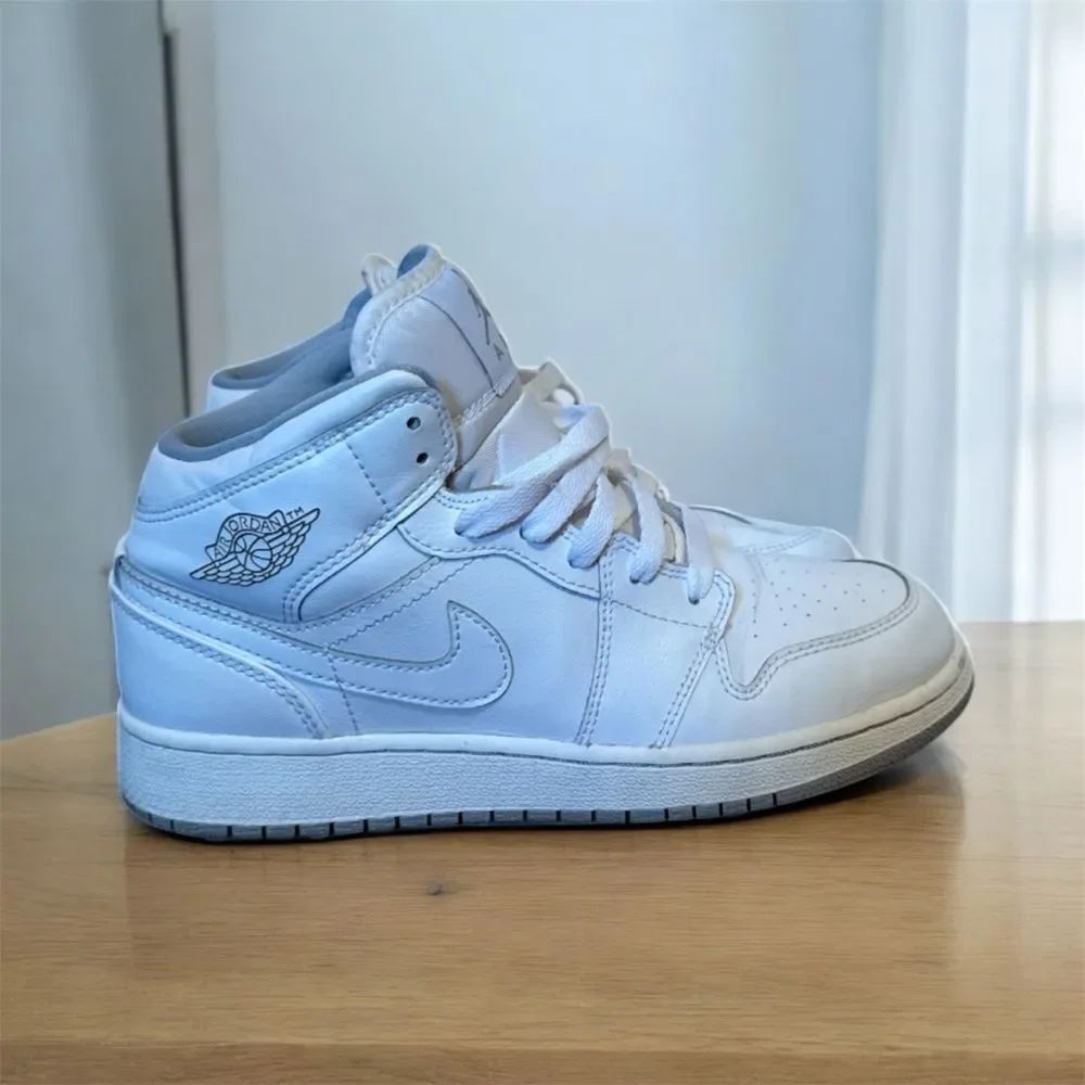 Nike Air Jordan 1 Mid Triple White - Youth 7 - Good Condition